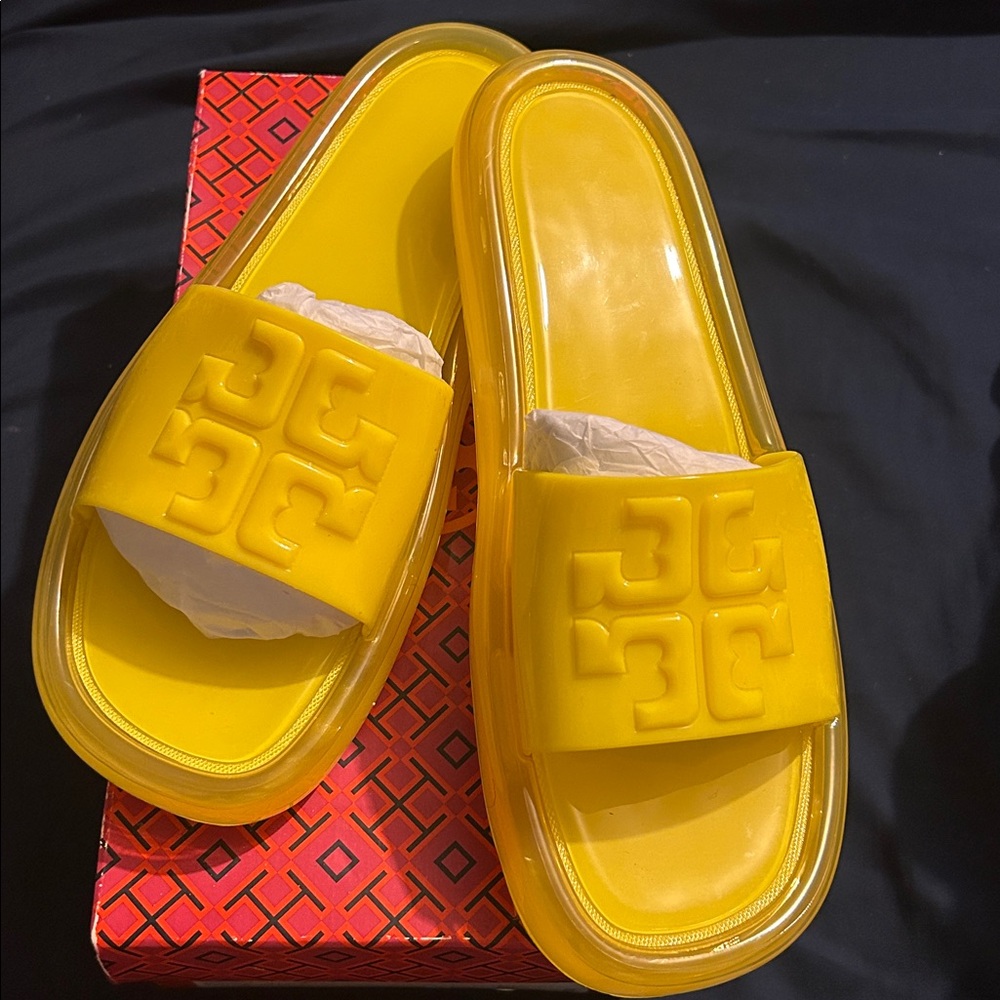 Tory Burch Yellow Clear Bubble Jelly Slide Sandals - Picture 5 of 5